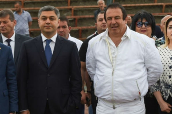 ՎԱՆԵՑՅԱՆ ԾԱՌՈՒԿՅԱՆ
